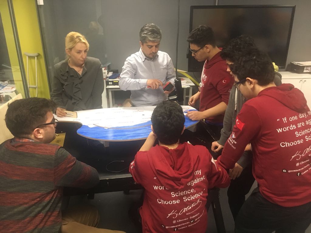 <a href="/bk_atasehir/">BK Ataşehir Lisesi</a> FT öğrencileri an itibariyle okulda😊İşte liderliğe giden yoldaki adımlar.Çalışmaktan keyif alan,ekip başarısını önemseyen öğrenci&amp; öğretmenlerimle gurur duyuyorum @dagozlem <a href="/ozgeeasln/">Özge ASLAN</a> <a href="/CemaliYahya/">Yahya Cemali</a> <a href="/srdlarslan/">Serdal Arslan</a> <a href="/OkumusSoner/">Soner Okumuş</a> <a href="/HocaogluCanan/">canan.hocaoglu</a> <a href="/Sezgin_celikel/">Sezgin Çelikel</a> <a href="/aliersinatas/">Ali Ersin Atas</a>