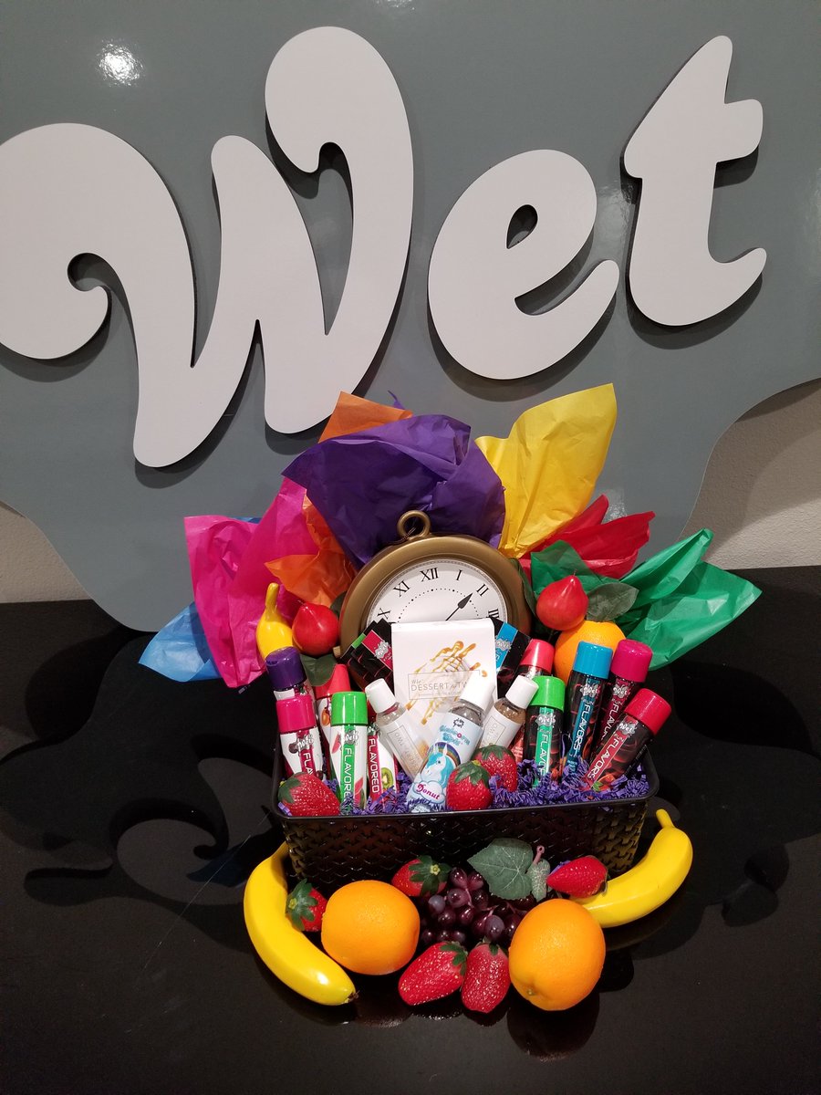 WetTogether's tweet image. Hey @flavorflavofficial ! What are you and all your ladies’ favorite flavors?

#flavoredlube #flavoroflove #flavorflav #lasvegas #vegas #wet #wetlube #lube #lubricant