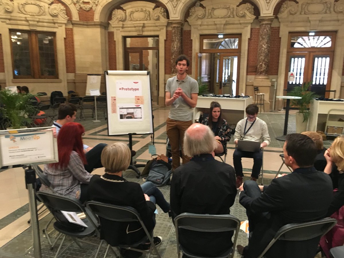 BenoitTraisnel's tweet photo. L’enjeu de la quête d’innovation de l’entreprise Leroux est de proposer un service en rapport avec son produit phare: la chicorée #innovation #oceanbleu #CircuitCourt #BoosterPME @Centralelille @CCIGrandLille #MeetupHDF https://t.co/kZIZYlFdIu