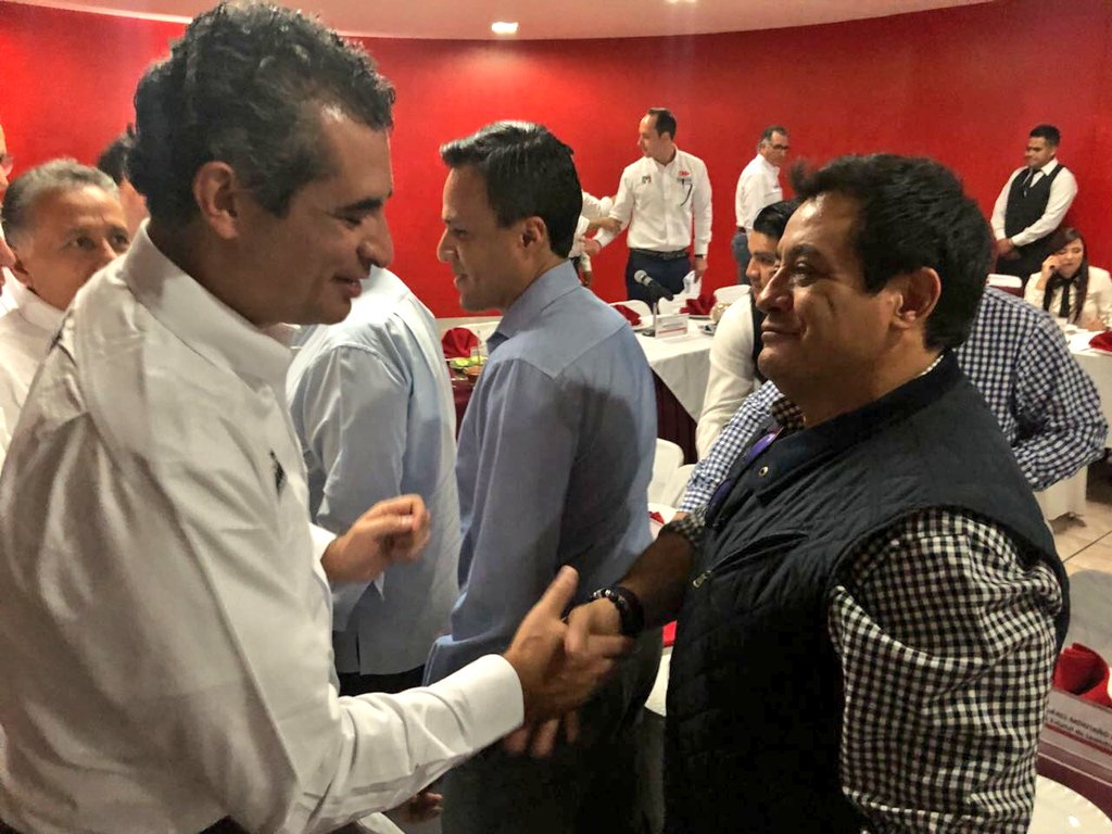 un gusto recibir al Presidente del <a href="/PRI_Nacional/">PRI</a> <a href="/EnriqueOchoaR/">Enrique Ochoa Reza</a> a #Jalisco listos para ganar este 2018 con sus candidatos y la <a href="/CTM_JaliscoFTJ/">CTM_Jalisco</a> esta lista y toma su compromiso con nuestro partido
