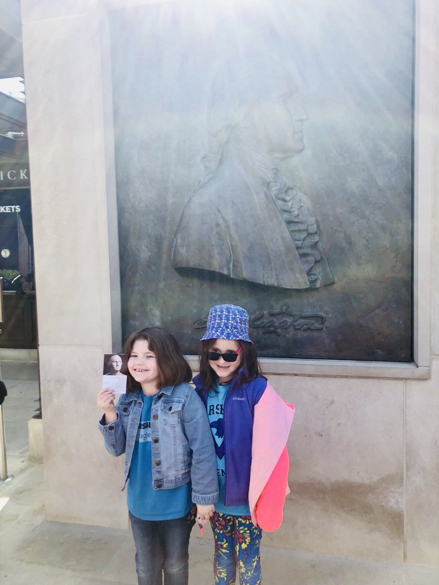 DiDurosClass's tweet photo. Field trip fun on this beautiful day 💜 https://t.co/glHP7Yecth