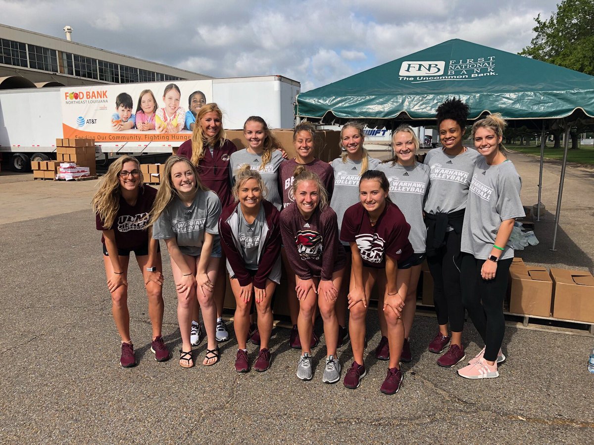 ULM_BeachVB's tweet photo. Got the opportunity to help @FBNELA this morning! #communityservice #givback #takeflight https://t.co/4aXbaUntQs