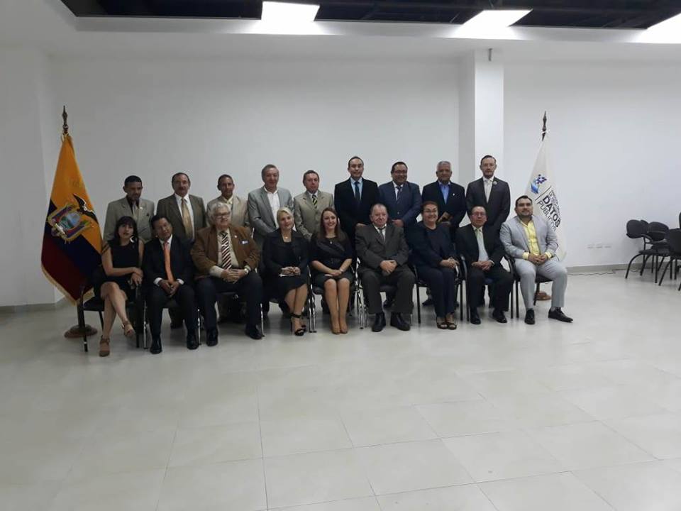 RegistroPPQ's tweet photo. El Doctor José Javier Riofrío Suárez Registrador de la Propiedad de Puerto Quito y MSc. Lorena Naranjo Directora Nacional de @DINARDAP, mantiene reunión de trabajo con Registradores de la Propiedad y Directiva del Colegio Nacional de Registradores del Ecuador. @REGISTPQ 🇪🇨️ https://t.co/7yhlIwGPPk