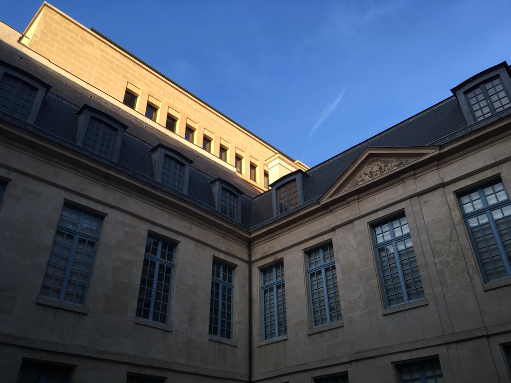 AlambretCom's tweet photo. Où sommes-nous ce soir ? Au musée @ChasseNature bien sûr ! Nous allons visiter les expositions #GérardGarouste et #LaurieKarp. https://t.co/C34LcnozZ6