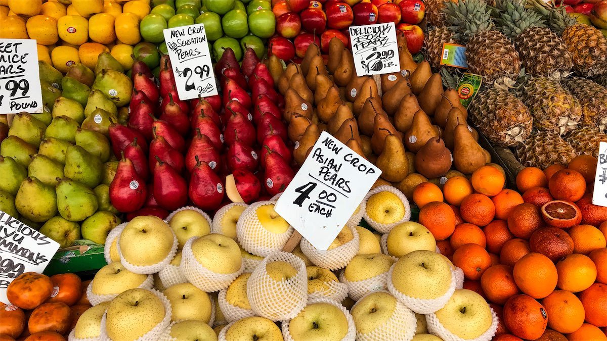 bizownersradio's tweet photo. How much are your products and services really worth? Learn how to avoid the common pricing mistakes that cost #BusinessOwners thousands of dollars every year. Find out how to price your products and services to maximize profits &amp; value to your customers! https://t.co/tng6RUGadf https://t.co/kuDOQzHDFH