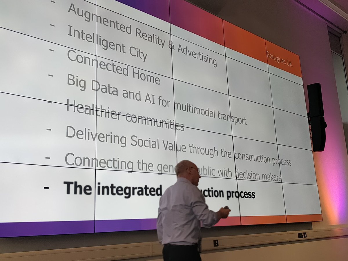 Maximee11's tweet photo. @BouyguesUK presenting its challenge to build Smart Birmingham!
#MatchingUpBirmingham @innobham @Bouygues_C https://t.co/0MjiH4BLK9
