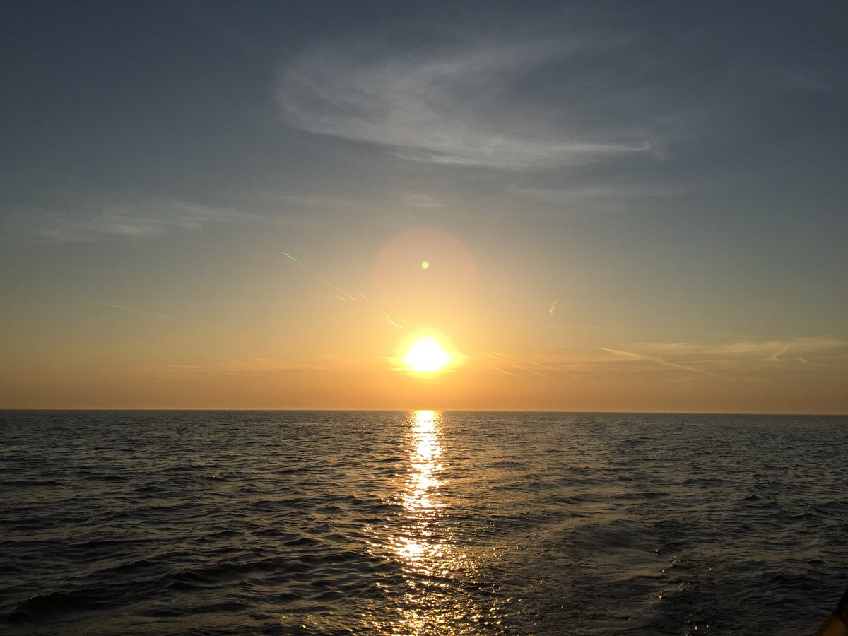 vanpupi's tweet photo. And That is exactly why evening sailing is so fun #eveningsailing https://t.co/pOVIMNedpF
