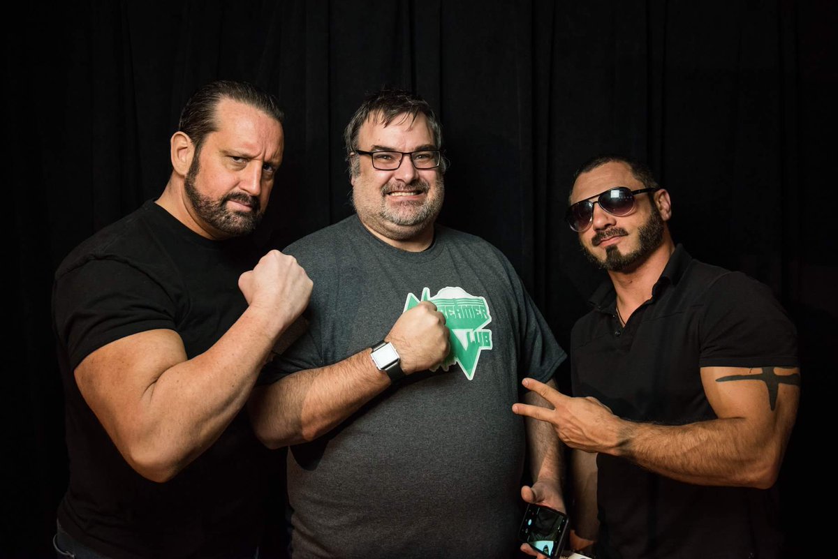 MyronEyre's tweet photo. Meet and greet picture from @defyNW @THETOMMYDREAMER @AustinAries #DefyVibes #WeGetLoud #StreamerClub #Defyance https://t.co/A8xdqukvR6