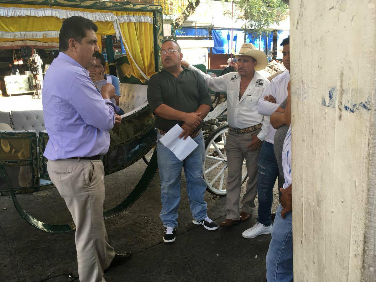 casanovagdl2018's tweet photo. Soluciones y no represiones, son los acuerdos logrados con los trabajadores de Calandria de San Juan de Dios. 
#Guadalajara2018 una ciudad para todos.
#Casanovagdl2018 https://t.co/ZmLzcRwsh5