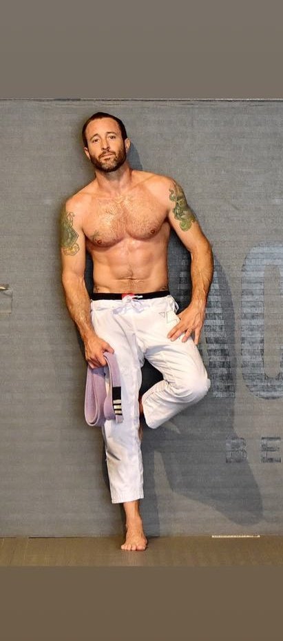 sunbabe08's tweet photo. My man ๐๐ #H50 #Season9 is a go #countdownto200 https://t.co/DTpkoegBGS