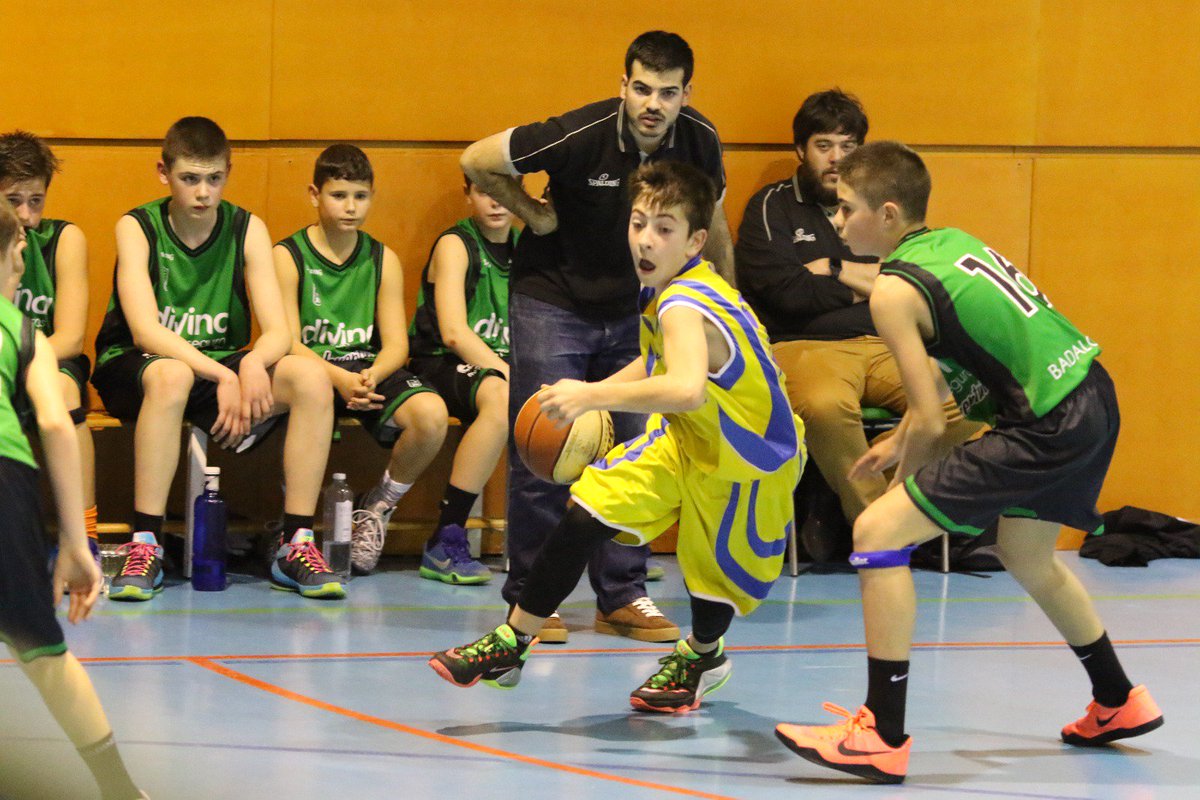 MenorcaVsRoots's tweet photo. 🏀🏀JA TENIM ES PRIMER ENTRENADOR! Vos presentam n'Héctor Sánchez (@hhectorr_8), entrenador del Mini A del Club Joventut Badalona. S'entrenador de La Penya va ser campió de Catalunya de minibàsquet i millor entrenador per la FCBQ la passada temporada.
Encara no t'has inscrit? 😱 https://t.co/gxrPfUXqhe