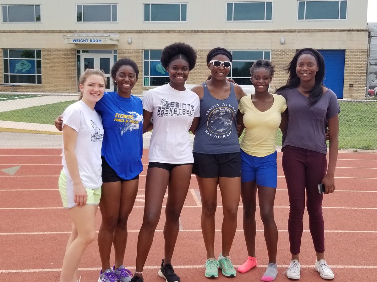 ClemensTrack's tweet photo. Track practice! https://t.co/rX0ueWnBBa