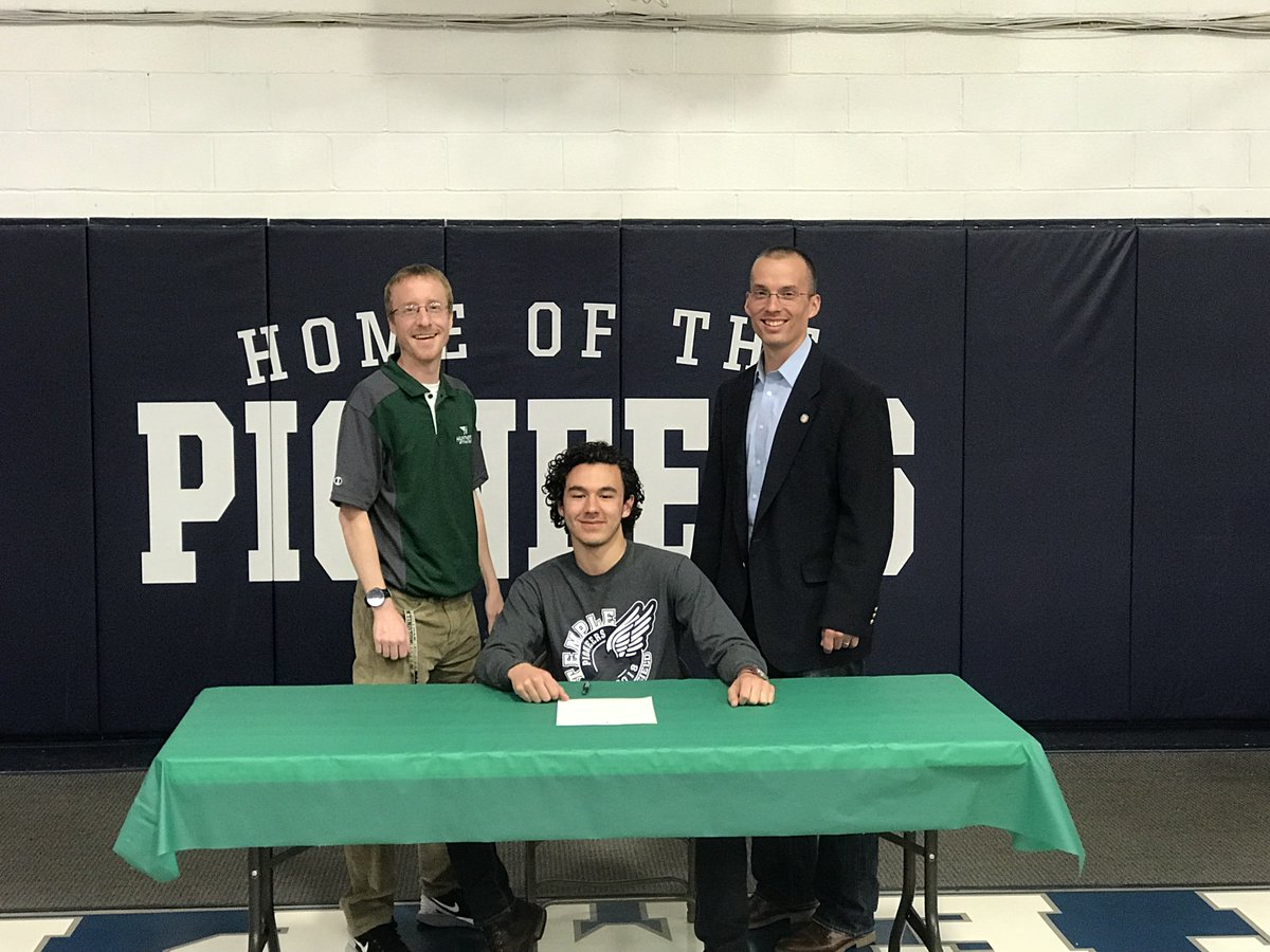 TCSPioneers's tweet photo. Senior Cameron Worsham signs his letter of intent today to continue his Track and Field Career @ Huntington University #CongratulationsCameron https://t.co/RH5ZAjvth6