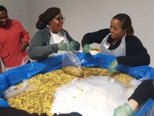 FoodBankCENC's tweet photo. Fresh on the Blog: @LifeLeadrship Corporate Staff Serve at Food Bank's Raleigh Branch → https://t.co/3XKOhz6vcM 

#NVW #ivolunteer #NationalVolunteerWeek #NoOneGoesHungry https://t.co/dfigM5sh5e