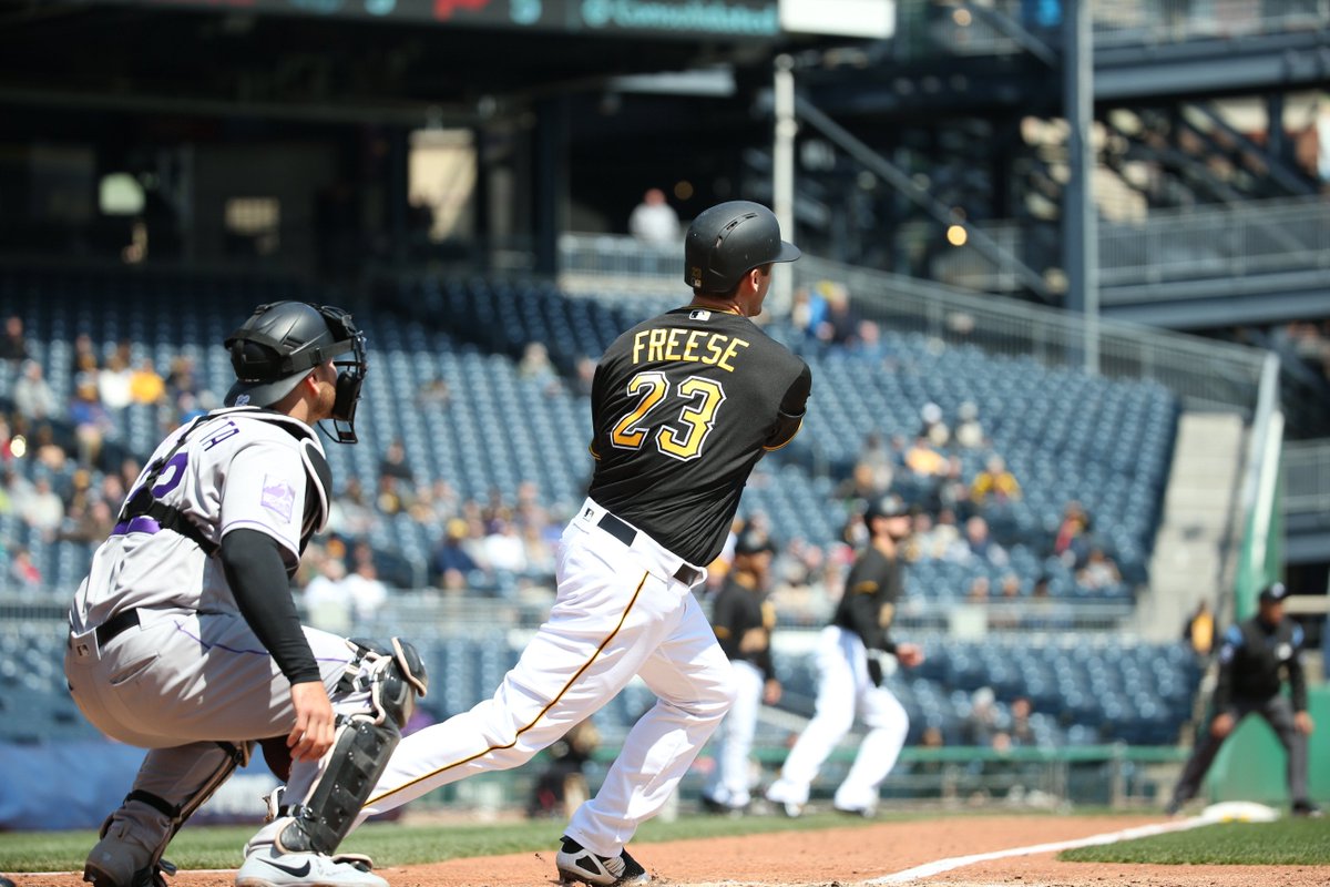 Pirates's tweet photo. ❄️❄️#FREESEWARNING❄️❄️

@david23freese with a 10-pitch at bat and drives number 10 to the wall for a 2-run double!

6-1 us https://t.co/GJdCDah7sq