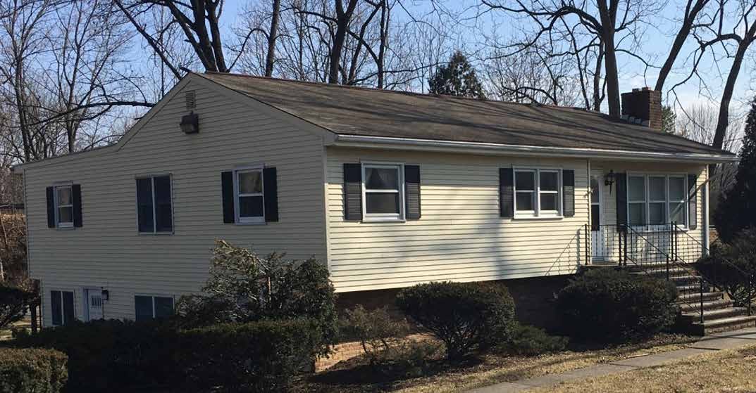WeichertComm's tweet photo. #ForSale #Commercial Building &amp; Property - 10 Gray Rock Road, #Clinton - 2-Story 3,244 SF building with expansion possibilities.#CRE #WCB 

https://t.co/S2Pp3UMa0t https://t.co/bSfcXcziUH
