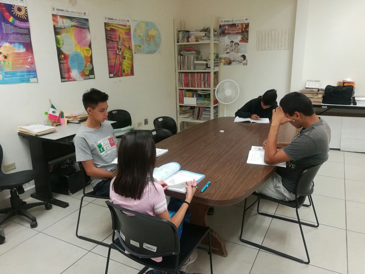 RobertoPantojaC's tweet photo. Jóvenes reincorporados al quehacer educativo, presentando exámenes de primaria y secundaria, Coordinación de Zona La Paz ll. @ieeabcs. https://t.co/sNNwf1Se5t