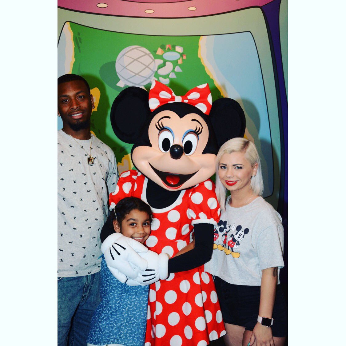 Mandaareed's tweet photo. Goodbye Disney 😫😫#backtoPA https://t.co/fd1UbxLCvV