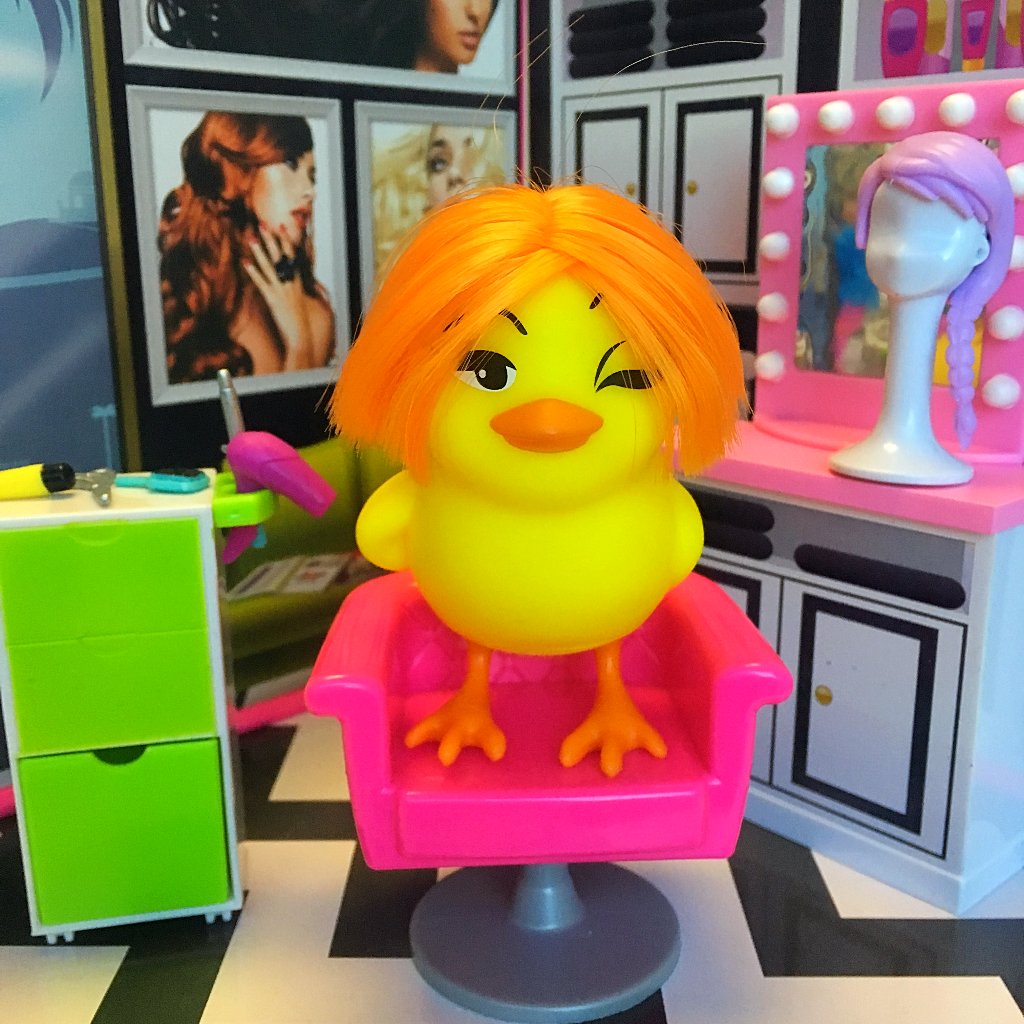 JAKKStoys's tweet photo. New Wig Wednesday! What's your favorite style to rock? #ChicksWithWigs https://t.co/hupm3PGfLP
