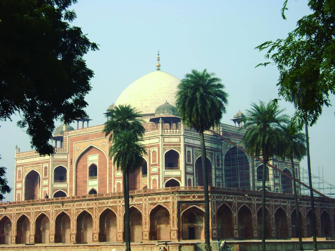 garimadutt's tweet photo. Delhi Summer. Year 2009. Humayun's Tomb...one of the 36 #WorldHeritageSite. From my archvies; not so long ago when walks around the city were perhaps happening but quietly without help from social media. ❤️
#WorldHeritageDay #humanyunstomb #delhi #india #sodelhi #delhieyes https://t.co/zLJ9NxCejU