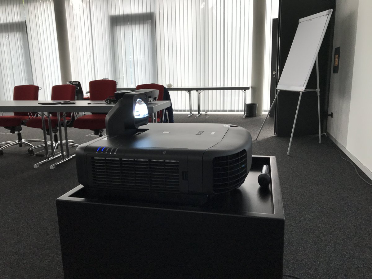 kiesslingand's tweet photo. Sonderanfertigung: Das High-End Multimediamöbel mit #EPSON 4K Laserprojektor, #Sennheiser Mikrofonen, #BenQ #Instashow Funkübertragung und #Bowers&amp;Wilkins Einbaulautsprecher projiziert ein 4m breites Bild aus ca. 1m Entfernung https://t.co/MNM7zaB6Gv