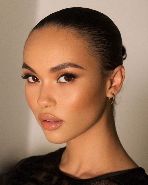 zibabeauty's tweet photo. We work to illuminate the precise shaping process and highlight artist expertise.
#repost via @pinterest
#BrowPrescription #BrowScience #WorkYourAngles https://t.co/7rGu4IFIPT