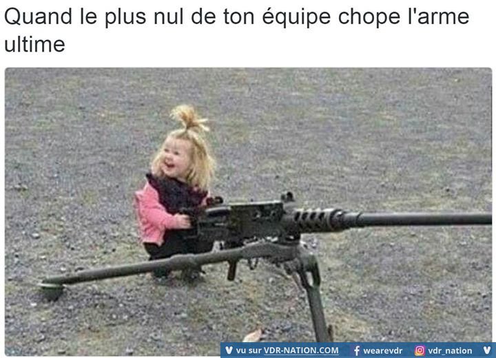 DelireeFr's tweet photo. Quand ton poté chope la scar-h avant toi su fortnite mdr 😂
#Fortnite https://t.co/mVypSywJR4