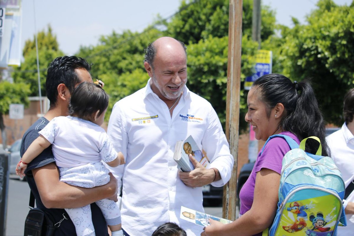 RUIZESPARZAO's tweet photo. Muchas gracias a los padres de familia de la Primaria Los Héroes Puebla por sus muestras de apoyo y por compartir sus necesidades sumándonos a su proyecto por mejorar la Escuela
#HagamosEquipo por la Educación en Puebla 🎽💙💯🤝✍🏻 https://t.co/whvbxkOzL6
