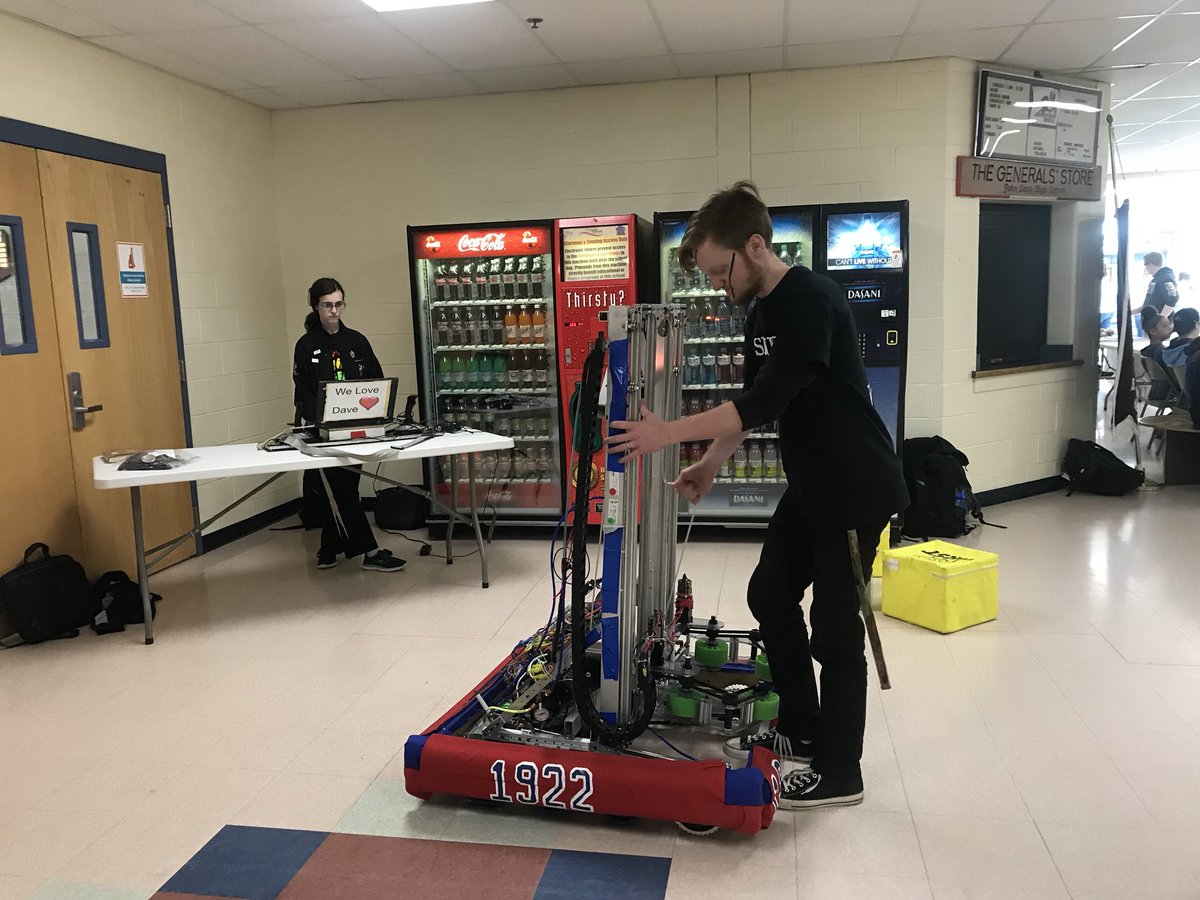 frc1922's tweet photo. Showing off the robot at the John Stark pep rally #omgrobots #firstpowerup #firstrobotics @FIRSTweets @FRCTeams @JSRHS_PLTW @jsrhs03281 https://t.co/kDtOn3o5fP