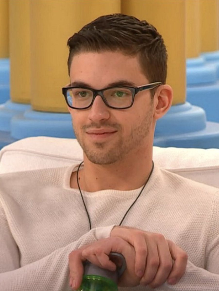 NicoleQShips's tweet photo. #BBCAN6

If you                         Then you
don’t love                  don’t deserve 
me at my                   me at my https://t.co/084skUziio