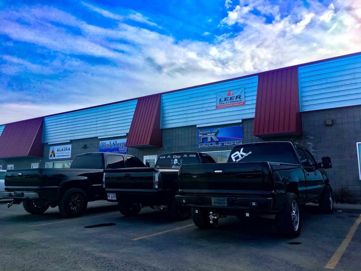 TrackAlaska's tweet image. This is how we Wednesday #HumpDayHappiness