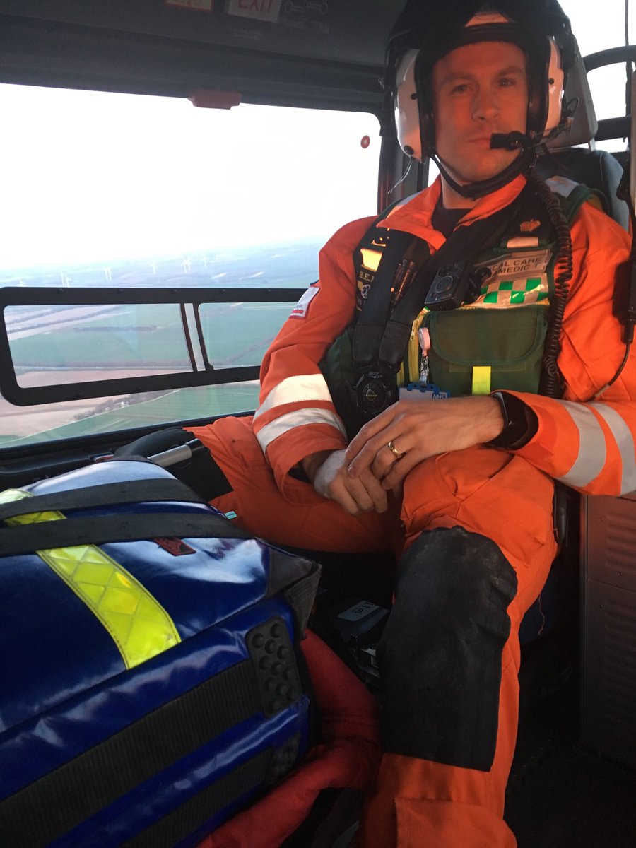 EMDocJB's tweet photo. On shift with @EEAST_CMartin tonight @EastAngliAirAmb #angliatwo https://t.co/5nQZYsfs6g
