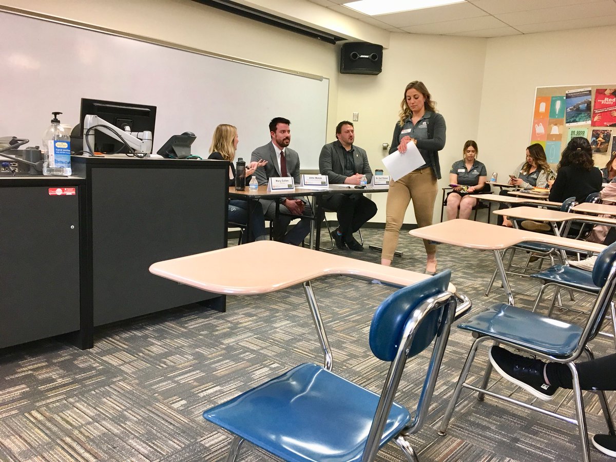 skhunt2's tweet photo. Ready to fire up politics at #COMWeek2018! @MaryCullen7 https://t.co/Xn7oezwYih