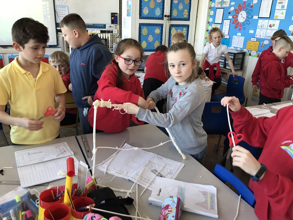 BubsyTownhill's tweet photo. Year 4 have been busy this week doing our DT 'bridges' project 👍🏻📐✂️✏️ #thcdt #thcy4 https://t.co/BMEbVHN2aD