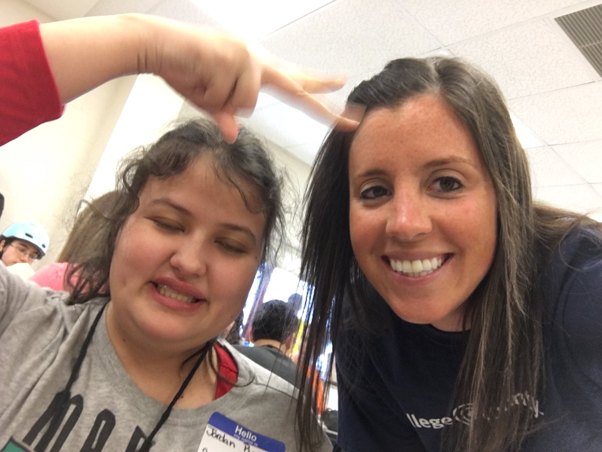 North_LBC's tweet image. Loved bumping into some former students today! 😊 #transitionprogram #timeflies