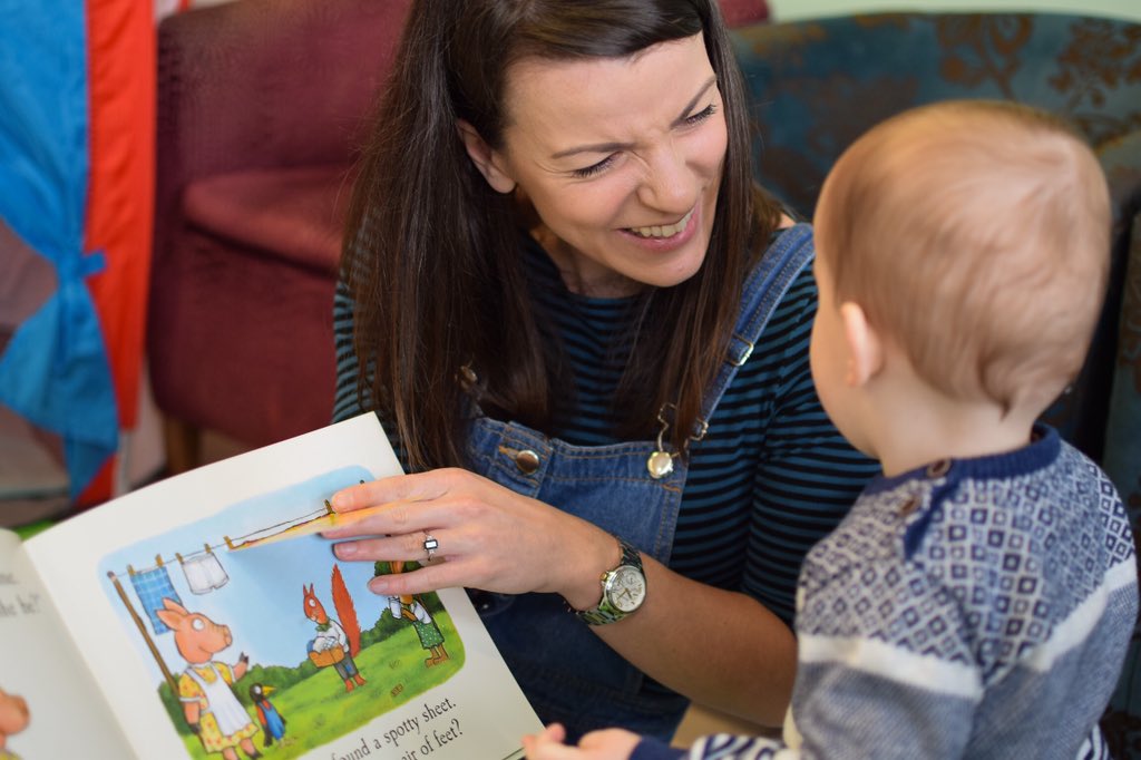 Stanley Park’s Story Time takes place on Thursday mornings from 9:30am - 11am @KempsEatery! A free group for under 5’s and their grown-ups! 📚🐛

Part of our #RealLifeSocialNetworks programme 👇
theislagladstone.co.uk/stanley-park/s…