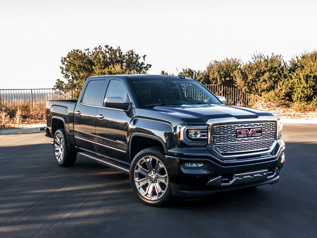 SSBuickGMC's tweet photo. Powerful beyond a shadow of a doubt. The #GMCSierra #Denali. https://t.co/wVwPmmm8YN