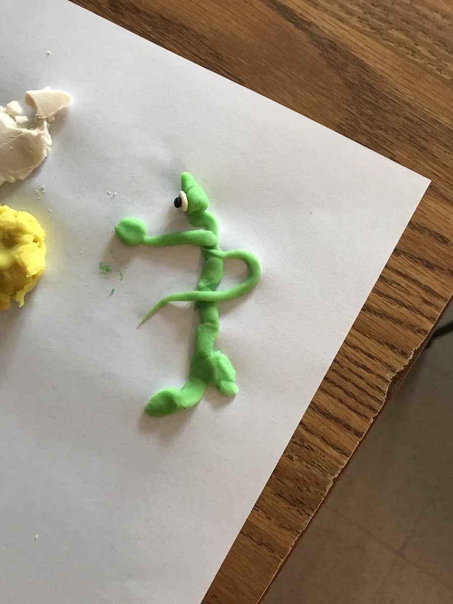 escooter23's tweet photo. What better way to diagram life cycles than with hands on! #wcpsmd #easternwcps https://t.co/ddYDoNxOnE