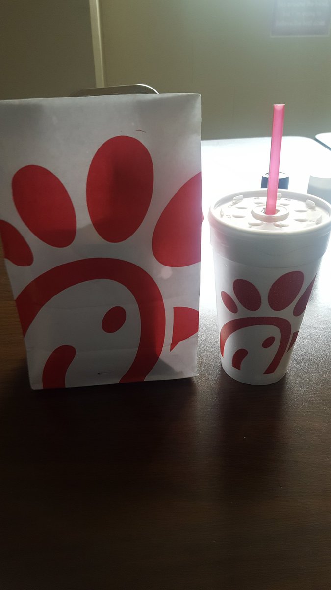 MrGarrettChoir's tweet photo. Made it to lunch to support my school, @NISDVale, for our Chic-fil-a Night! #ValeInspired #GoStingrays #NISDInspired https://t.co/l4kC8x2wkY