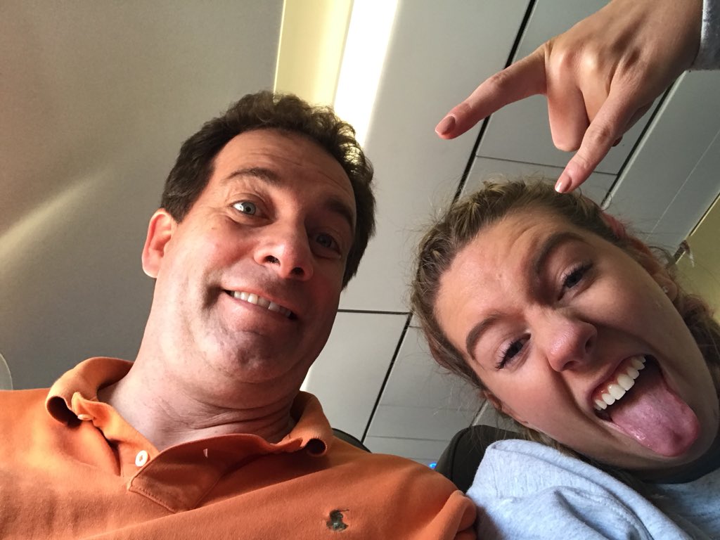 BubblesTux's tweet photo. So EXCITED for #TLEcon18 🌴🌞📓 https://t.co/B9WAaBOima