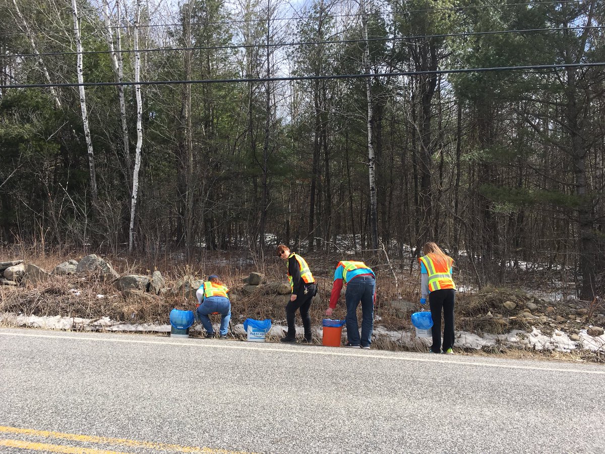 TangerTilton's tweet photo. The @TangerOutlets Tilton Management team supported their National Earth Day/Volunteer Week efforts by picking up 38 bags of debris along Sanborn Road today! 🌏 #TangerCares #EarthDay #LitterCrew #Tilton #SponsorAHighway #GoGreen #Reduce #Reuse #Recycle https://t.co/ELaG3g55KM