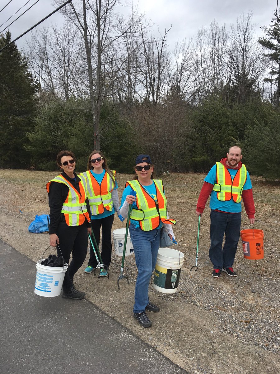 TangerTilton's tweet photo. The @TangerOutlets Tilton Management team supported their National Earth Day/Volunteer Week efforts by picking up 38 bags of debris along Sanborn Road today! 🌏 #TangerCares #EarthDay #LitterCrew #Tilton #SponsorAHighway #GoGreen #Reduce #Reuse #Recycle https://t.co/ELaG3g55KM