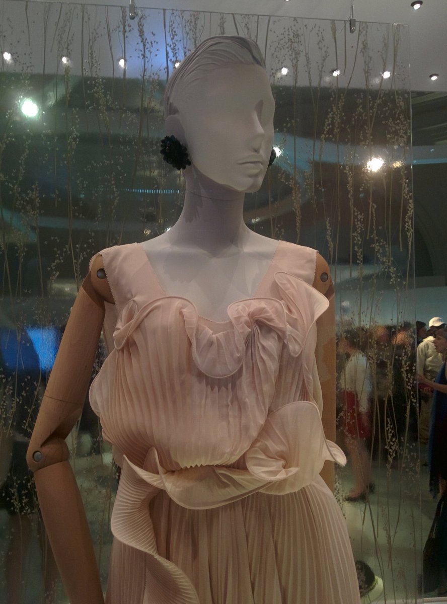 SouthKensington's tweet photo. A very poignant message carried by this dress - it is made from recycled plastic recovered from oceans and waterways by H&M #Consciouscollection and on display at #FashionedFromNature @V_and_A https://t.co/DLFKuE5eS5