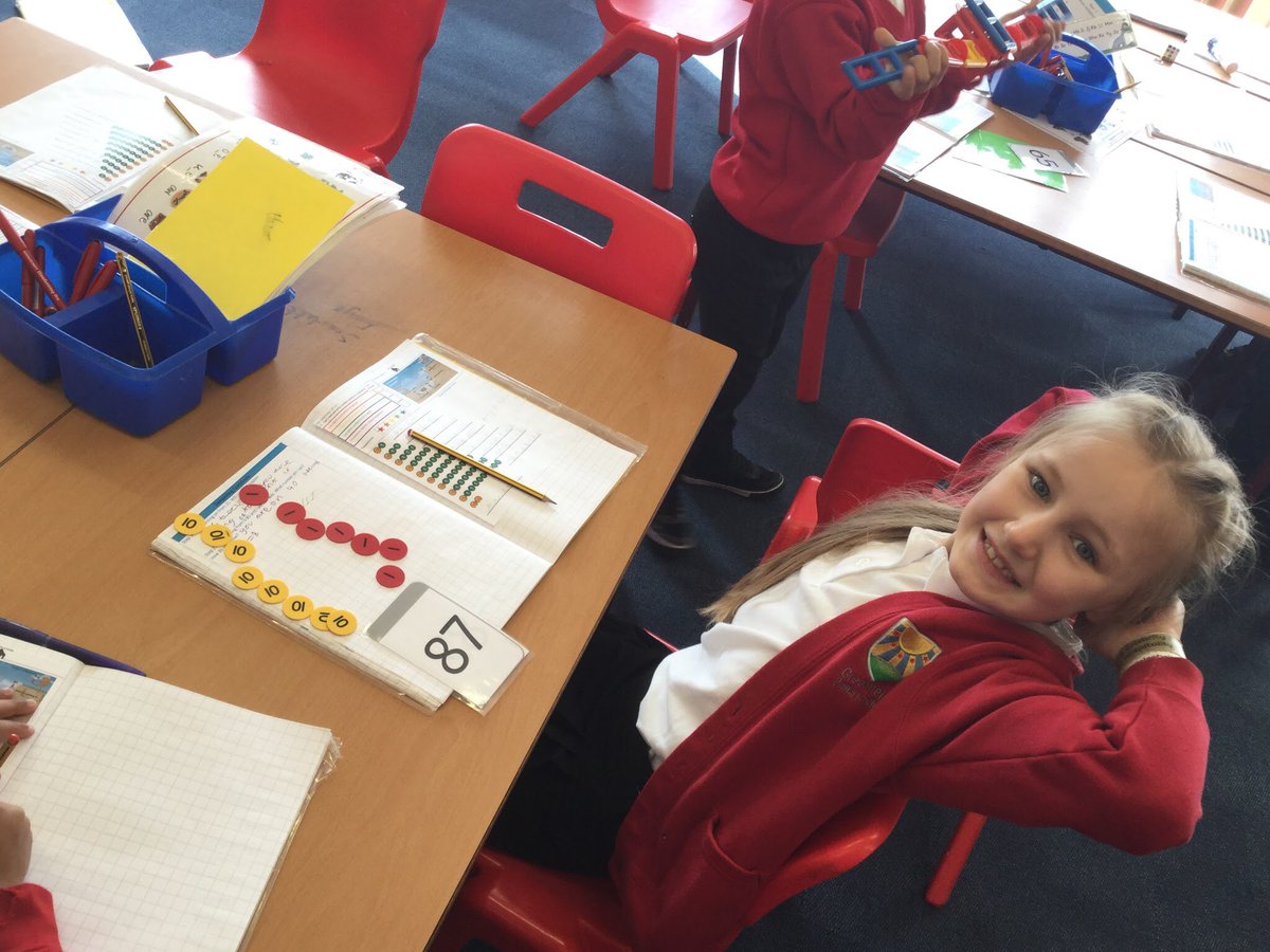 GreenfieldsKS1's tweet photo. Manipulatives in maths ➕➖➗✖️#showhowyouknow @greenfieldsps https://t.co/wkMG48aduS