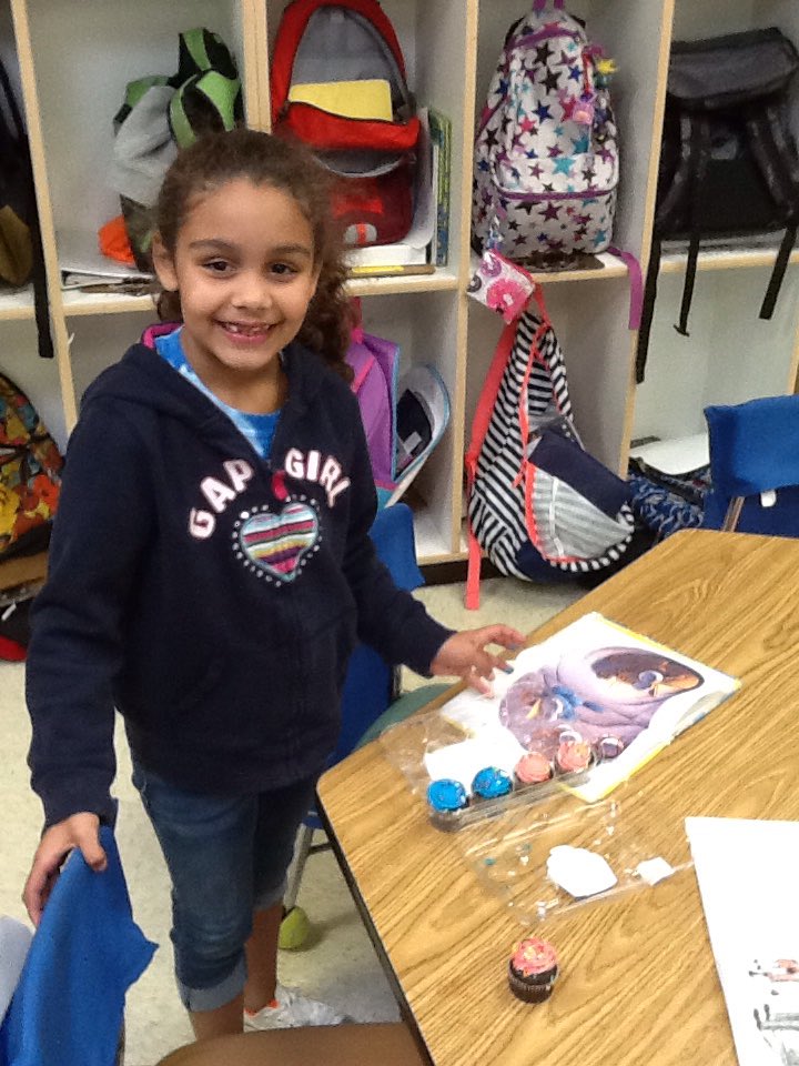 DebbieEmbry's tweet image. Gianna wanted to bring a snack to share--thanks &amp;amp; Happy birthday, Gianna!