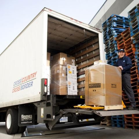 ShipCSA's tweet photo. CSA Boosts LTL Capacity Q1 2018 and NO general tariff increase as of Q1. Need California-Canada LTL Shipping? Give us a call. https://t.co/wxKdtY7sMz #LTL #CaliforniaCanadaShipping https://t.co/gLMoUjHJ7c