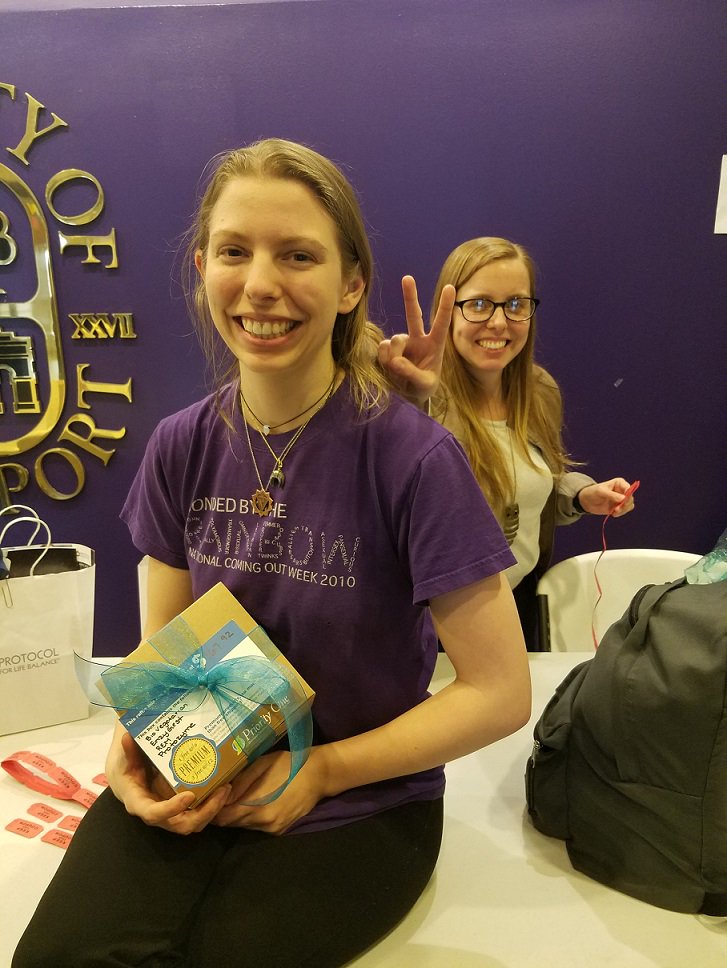 PriorityOnevita's tweet photo. Congratulations to Katie Zinn, the #winner of our raffle box, worth over $180 &amp; thank you to @UBridgeport for hosting a fantastic vendor day! Remember, students get 25% off wholesale pricing at @PriorityOnevita  #naturalmedicine #nutraceutical #naturopathicdoctor #priorityone https://t.co/XhuAWZpXKS