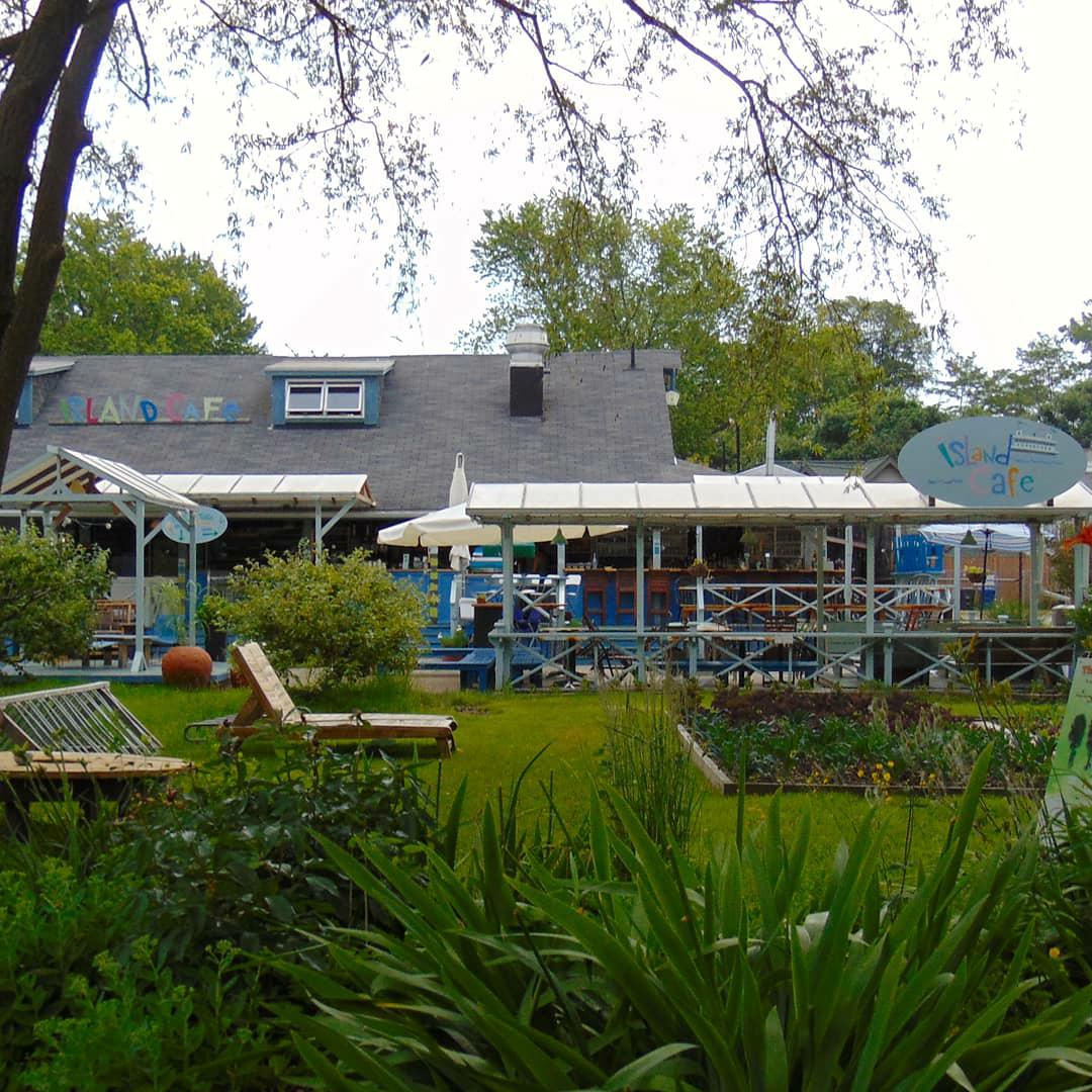 TOislandguide's tweet photo. While exploring the Toronto Islands, be sure to check out the family-run @islandcafeTO near the Ward’s Island dock! It's the perfect spot for a cup of coffee, picture perfect lunch or a sunset dinner! #TorontoIslandGuide #TorontoIsland #IslandCafe #TorontoIslandEats #WardsIsland https://t.co/kO17ZK9UWF