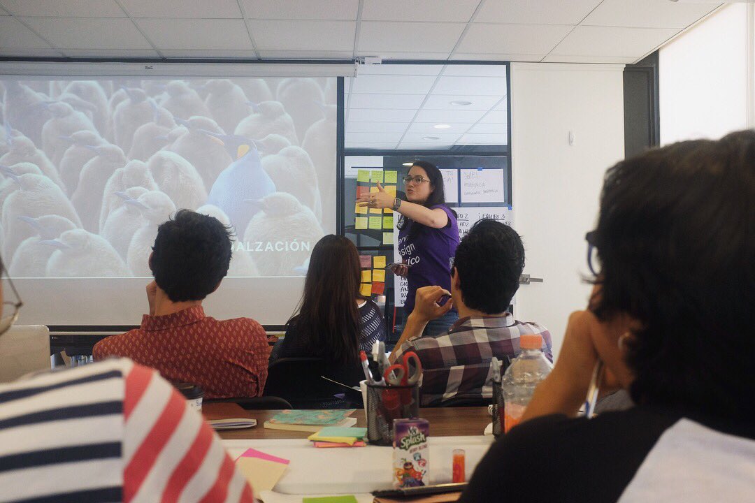 servicedesignmx's tweet photo. Fotos del curso de Investigación con Tanya Estrada 🕵️♀️ #servicedesignmx https://t.co/QX9I28VUCT