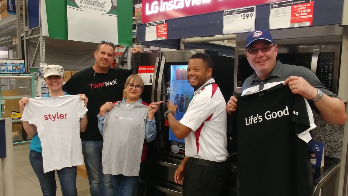verlinmoorejr's tweet photo. Great turn out at #Lowes740 in Saint Petersburg, FL the pro service event was a huge success!!!! Thanks guys looking forward to plenty more with you guys!!! https://t.co/Hr2NcGJBjA